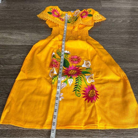 Embroidered Mexican Dress- Youth size 12, Vestido Mexicano - Picture 2 of 2